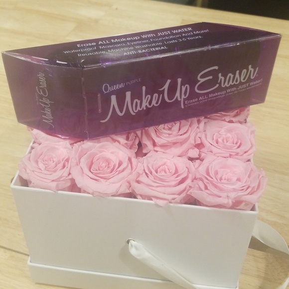 The Original Makeup Eraser- Queen Purple - Picture 2 of 4